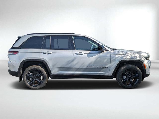 new 2024 Jeep Grand Cherokee car, priced at $42,997