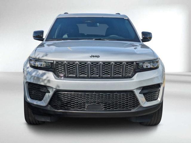 new 2024 Jeep Grand Cherokee car, priced at $42,997