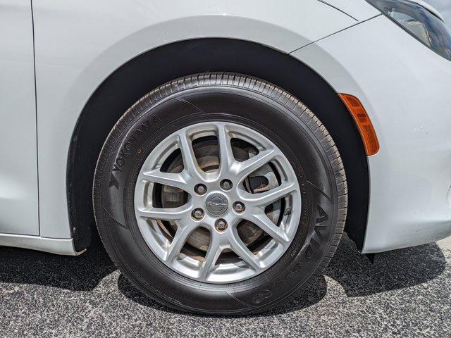 used 2018 Chrysler Pacifica car, priced at $15,554