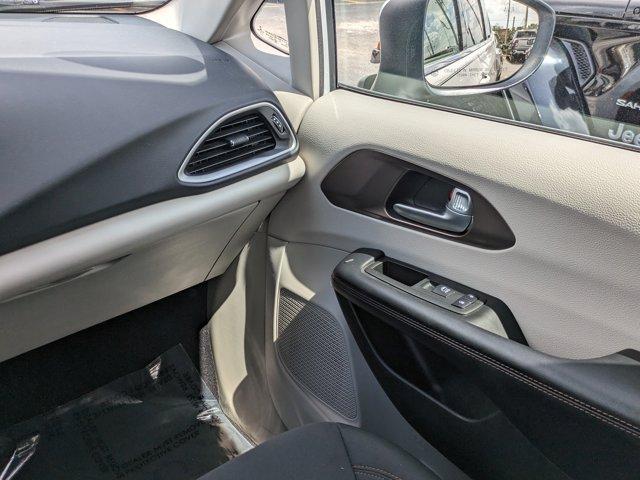 used 2018 Chrysler Pacifica car, priced at $15,554