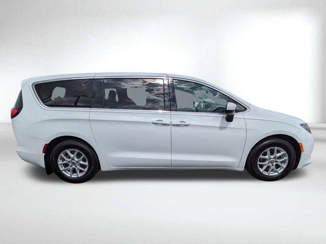 used 2018 Chrysler Pacifica car, priced at $15,554
