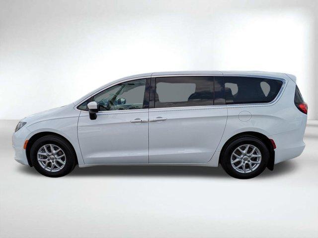 used 2018 Chrysler Pacifica car, priced at $15,554