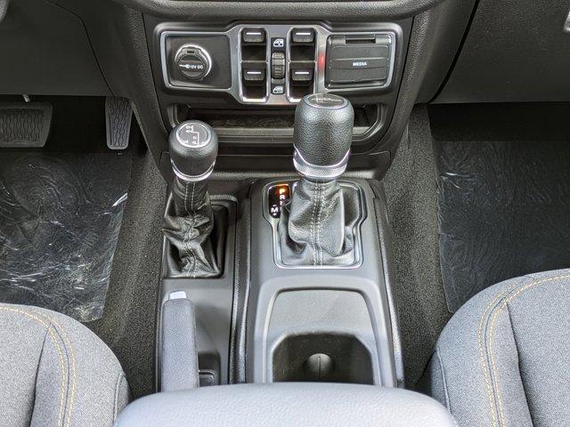 new 2025 Jeep Gladiator car, priced at $40,949