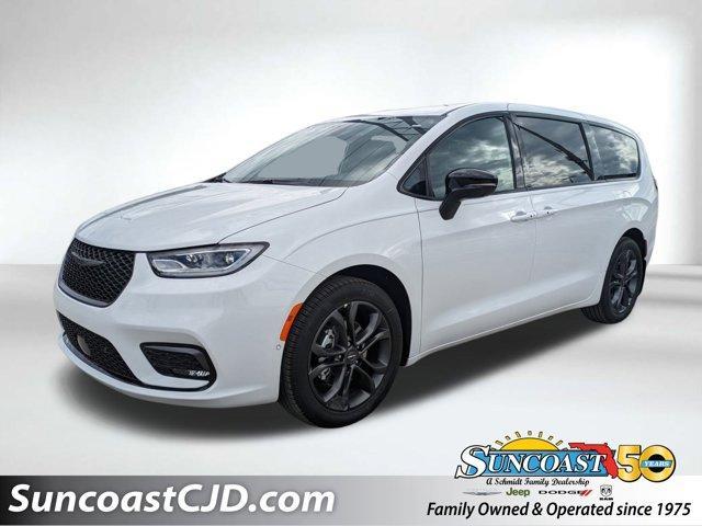 new 2026 Chrysler Pacifica car, priced at $42,559