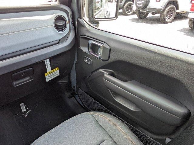 new 2025 Jeep Wrangler car, priced at $45,499