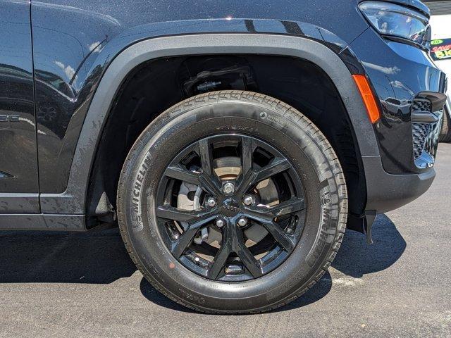 used 2024 Jeep Grand Cherokee car, priced at $33,296