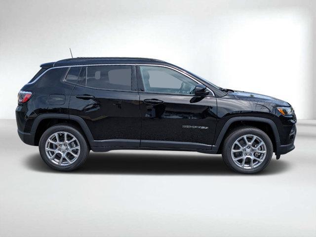 new 2024 Jeep Compass car, priced at $32,999