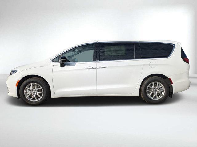 new 2025 Chrysler Pacifica car, priced at $44,977