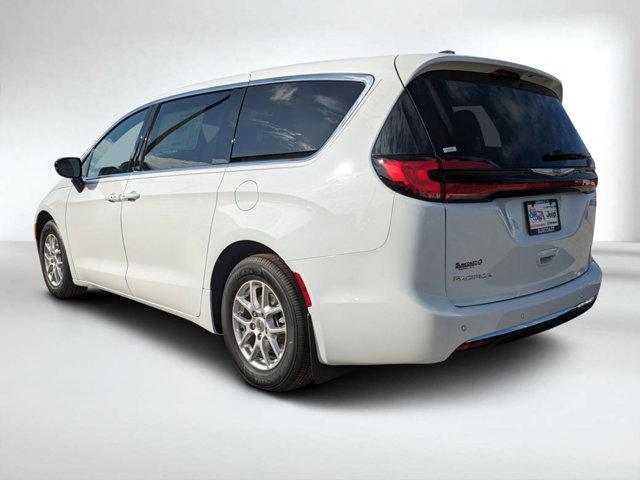 new 2025 Chrysler Pacifica car, priced at $44,977