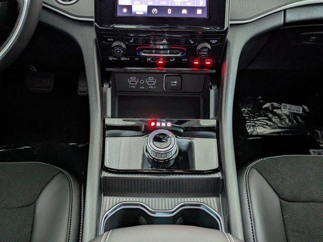 new 2025 Jeep Grand Cherokee car, priced at $37,352