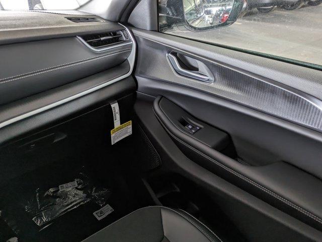 new 2025 Jeep Grand Cherokee car, priced at $37,352