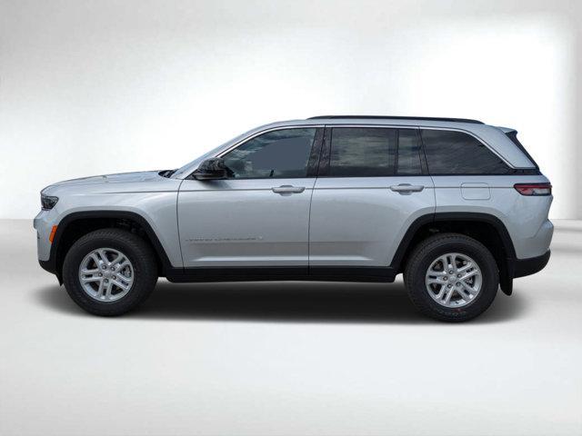 new 2025 Jeep Grand Cherokee car, priced at $38,997