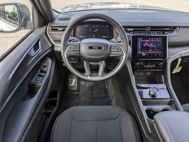 new 2025 Jeep Grand Cherokee car, priced at $38,997