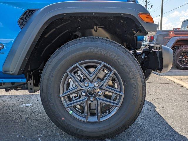 new 2025 Jeep Gladiator car, priced at $38,499