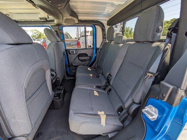 new 2025 Jeep Gladiator car, priced at $43,985
