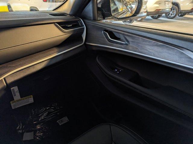 new 2025 Jeep Grand Cherokee car, priced at $36,987