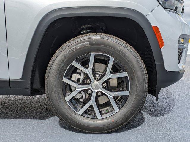 new 2025 Jeep Grand Cherokee car, priced at $37,677