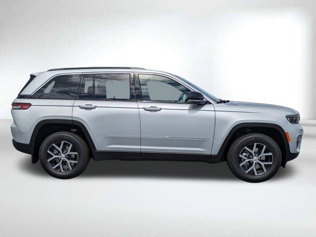 new 2025 Jeep Grand Cherokee car, priced at $37,677