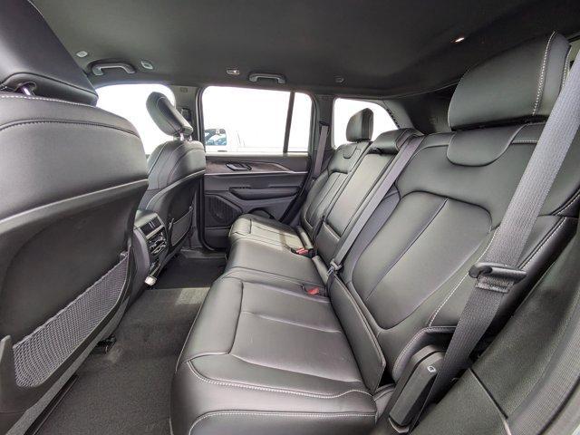 new 2025 Jeep Grand Cherokee car, priced at $37,677