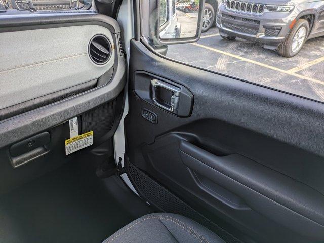 new 2025 Jeep Wrangler car, priced at $41,844