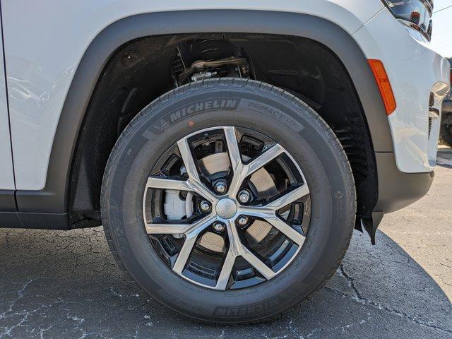 new 2025 Jeep Grand Cherokee car, priced at $33,499