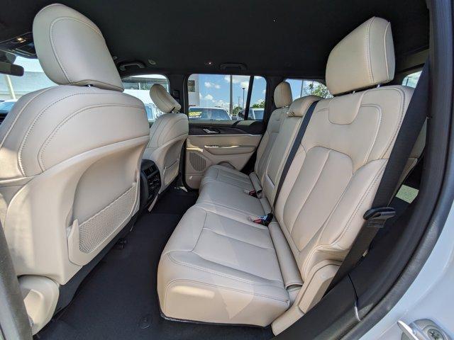 new 2025 Jeep Grand Cherokee car, priced at $33,499