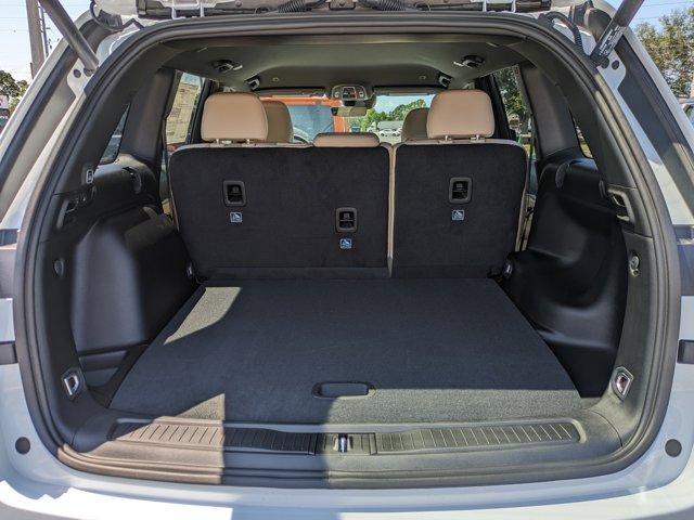 new 2025 Jeep Grand Cherokee car, priced at $33,499