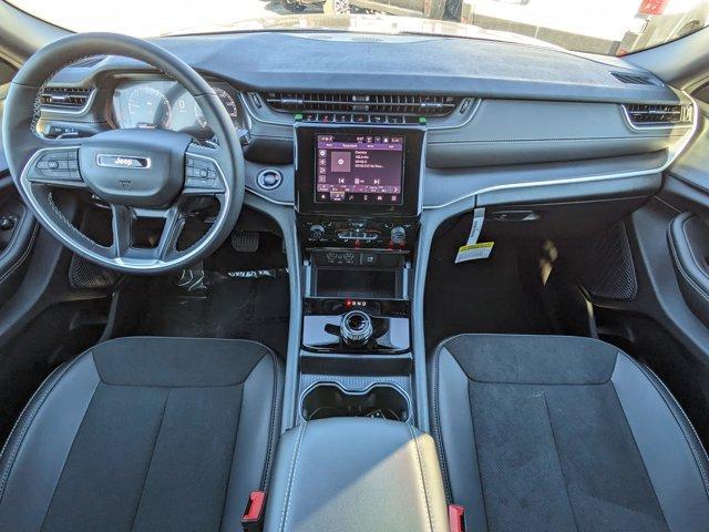 new 2025 Jeep Grand Cherokee car, priced at $37,998