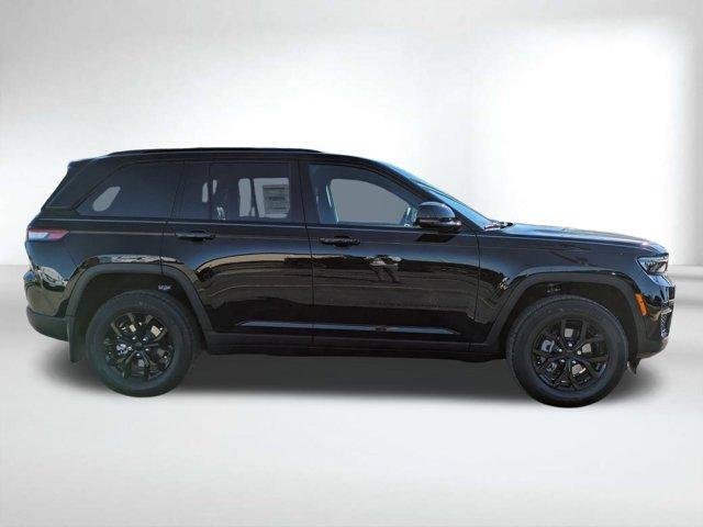 new 2025 Jeep Grand Cherokee car, priced at $37,998