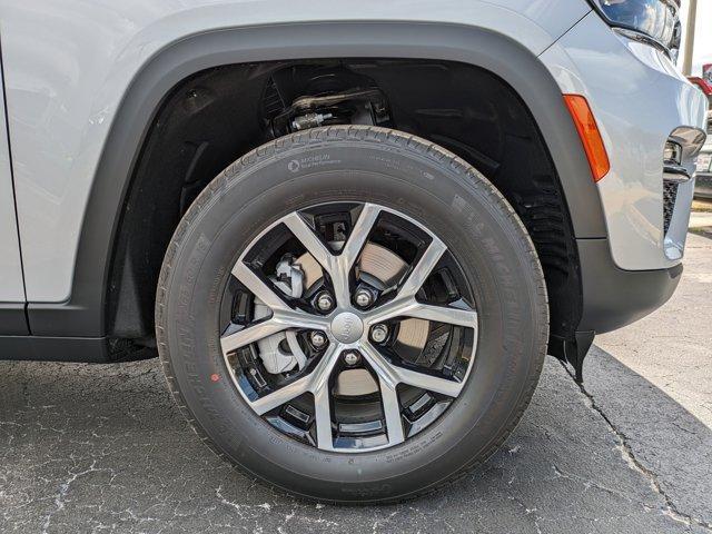 new 2025 Jeep Grand Cherokee car, priced at $34,498