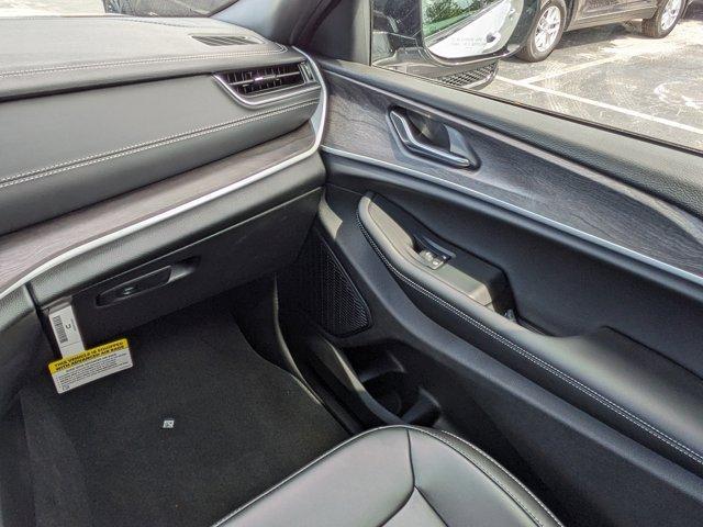 new 2025 Jeep Grand Cherokee car, priced at $34,498