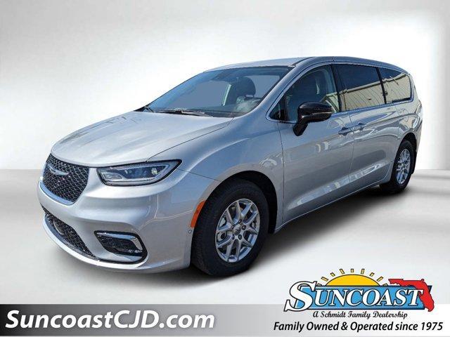 new 2024 Chrysler Pacifica car, priced at $44,699