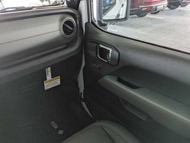 new 2025 Jeep Gladiator car, priced at $54,699