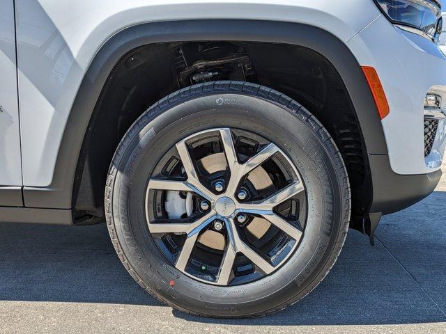 new 2025 Jeep Grand Cherokee car, priced at $38,987