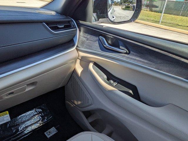 new 2025 Jeep Grand Cherokee car, priced at $38,987