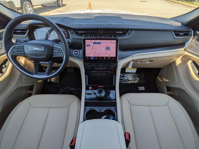 new 2025 Jeep Grand Cherokee car, priced at $38,987