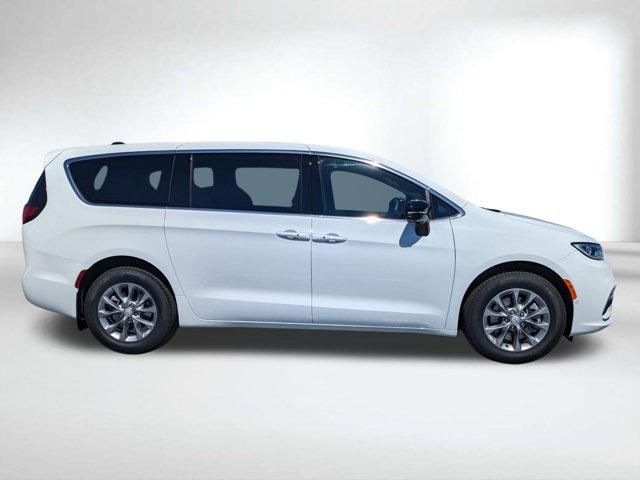 new 2026 Chrysler Pacifica car, priced at $45,989