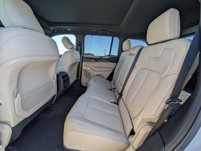 new 2025 Jeep Grand Cherokee car, priced at $40,288