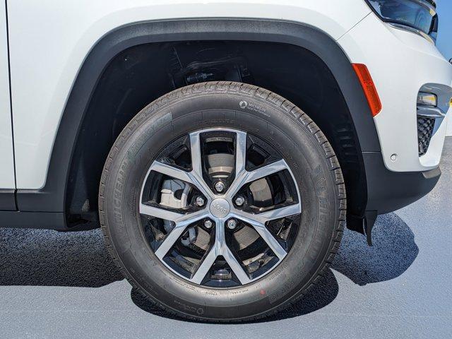 new 2025 Jeep Grand Cherokee car, priced at $40,288
