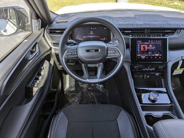 new 2025 Jeep Grand Cherokee car, priced at $41,888