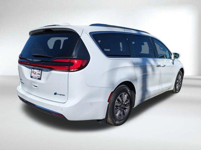 used 2021 Chrysler Pacifica Hybrid car, priced at $26,968