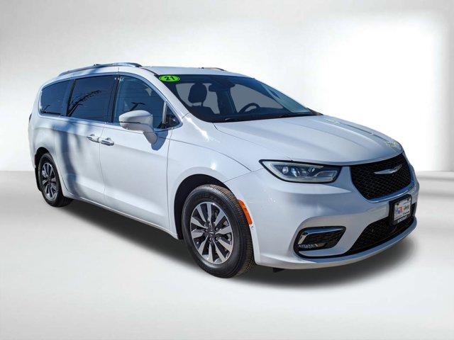 used 2021 Chrysler Pacifica Hybrid car, priced at $26,968