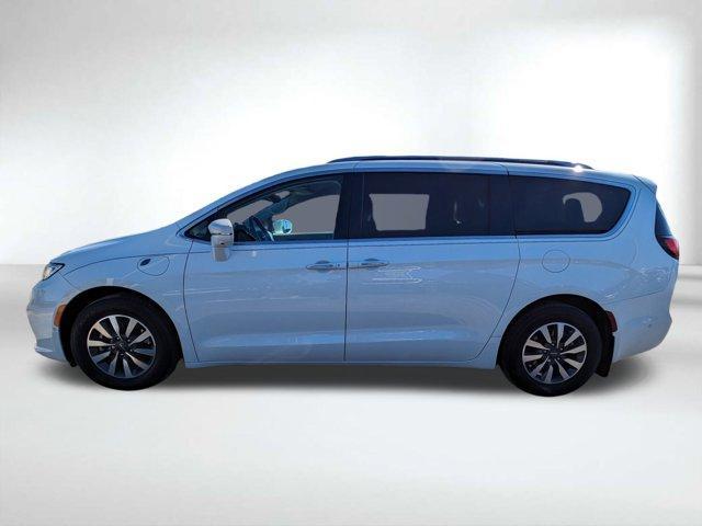 used 2021 Chrysler Pacifica Hybrid car, priced at $26,968