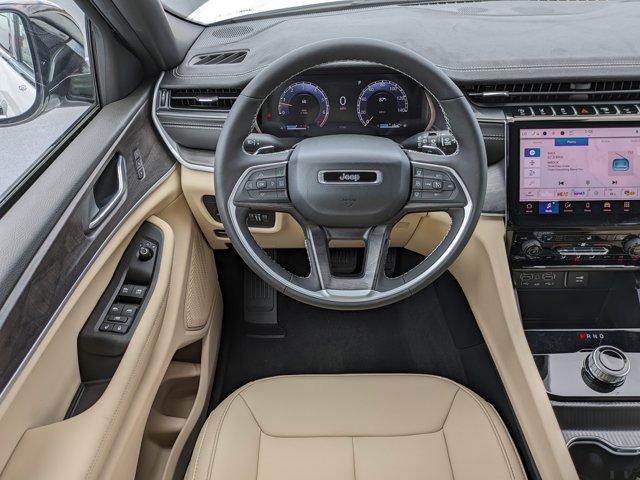 new 2025 Jeep Grand Cherokee car, priced at $35,799