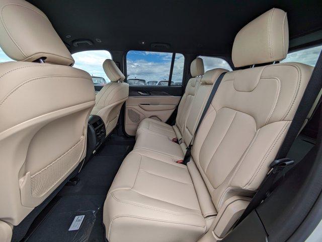 new 2025 Jeep Grand Cherokee car, priced at $35,799