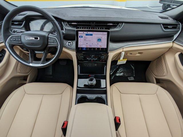 new 2025 Jeep Grand Cherokee car, priced at $35,799