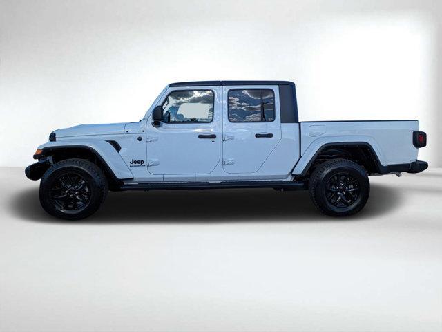 used 2022 Jeep Gladiator car, priced at $32,372