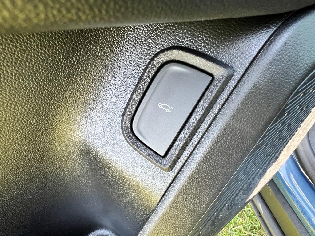 new 2026 Chevrolet Equinox car, priced at $35,385