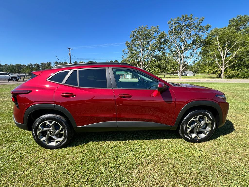 new 2025 Chevrolet Trax car, priced at $25,525