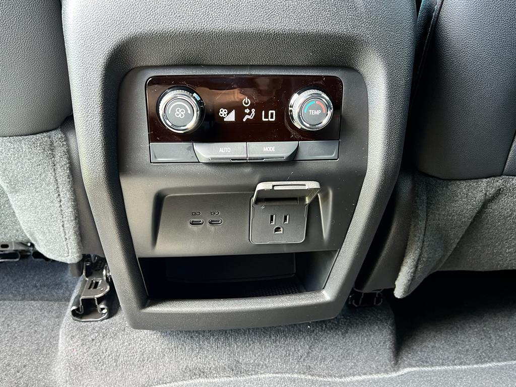 new 2026 Chevrolet Traverse car, priced at $53,055